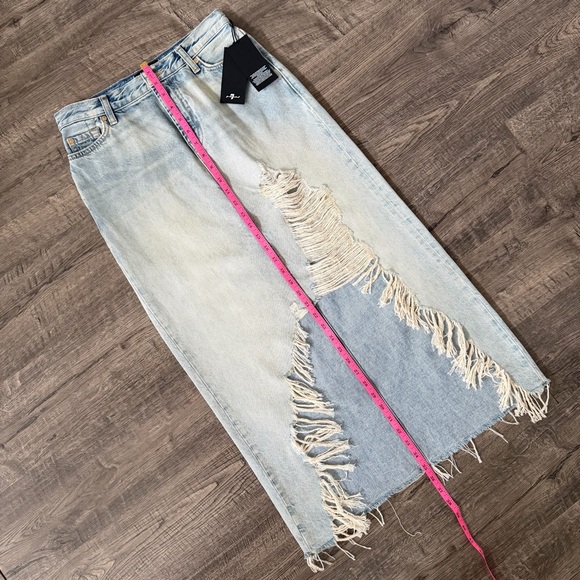 7 For All Mankind Denim Midi Skirt Asymmetrical Raw Hem NWT Size 25 Peaches - Picture 12 of 13